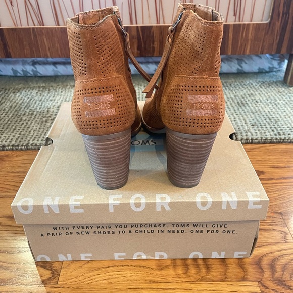 TOMS Majorca Perforated Suede Peep Toe Cinnamon size 8.5 - Picture 3 of 5